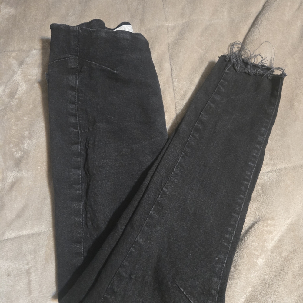 We The Free Charcoal Distressed Ankle Jeans